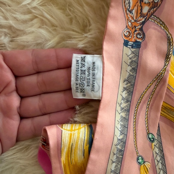 Hermes silk Twilly 
Full set - Picture 3 of 5